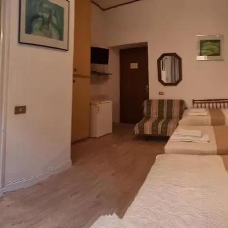 Vaticanrooms Bed & Breakfast 4*